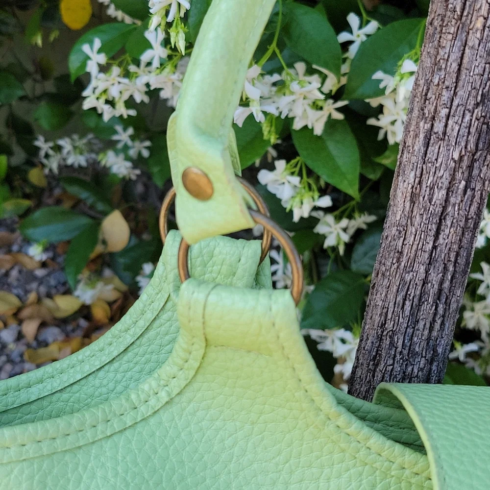 Straw and leather Tote/Purse Yellow Straw and Light Green Top Snap Closure - Picture 5 of 7